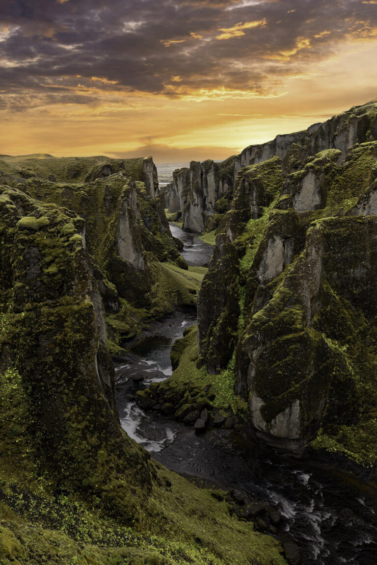 Fjadrargljufur Canyon